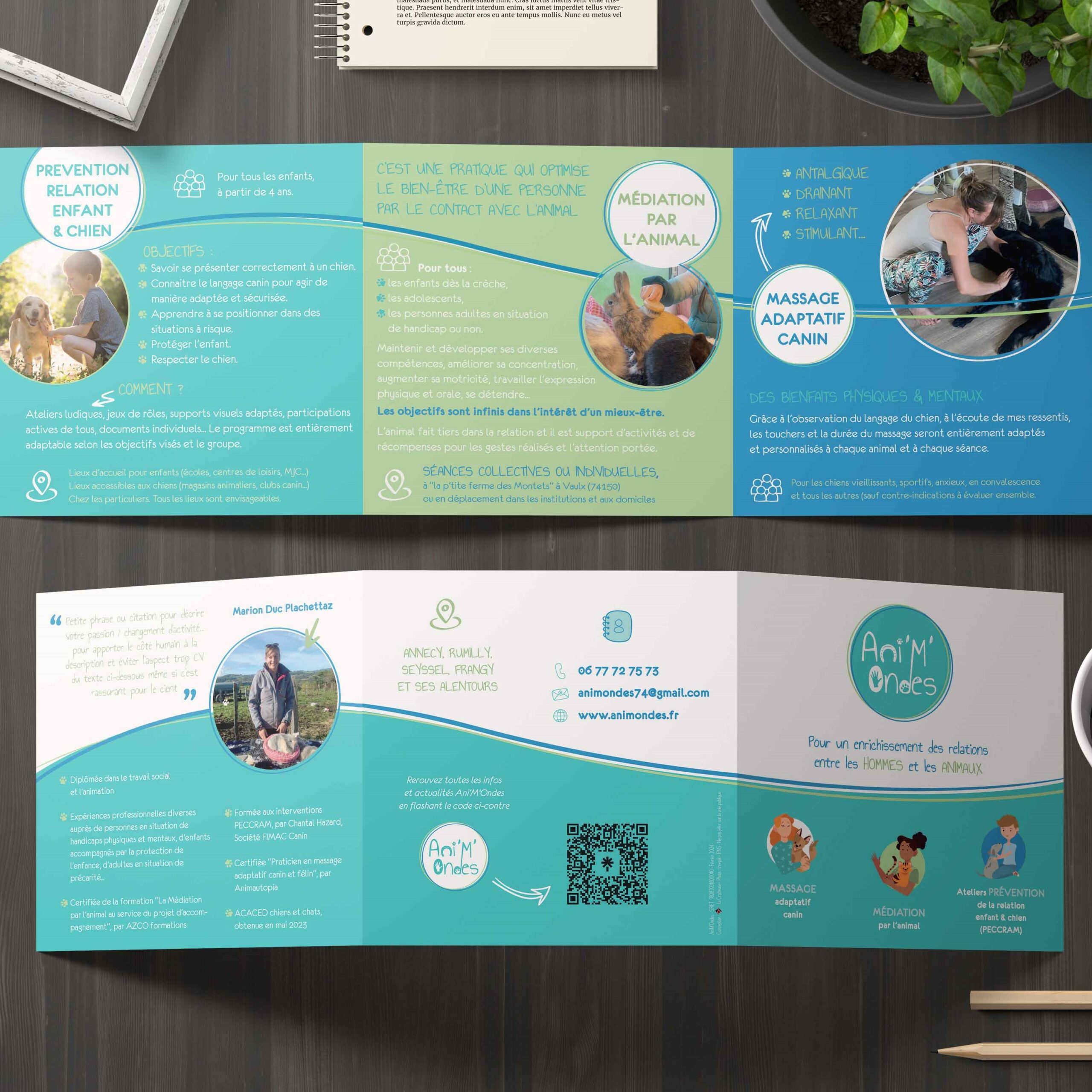 Square Tri-fold Brochure Mockup depliant-3-volets-animonde-communication-animale-carre